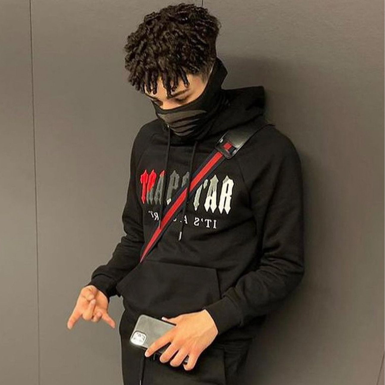 TRAPSTAR パーカー Black/Red