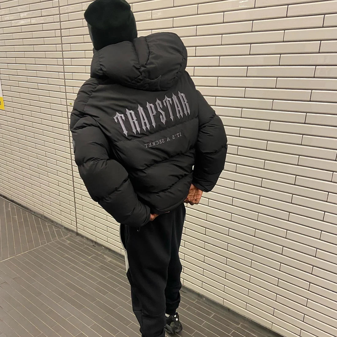 TRAPSTAR ダウンジャケット　