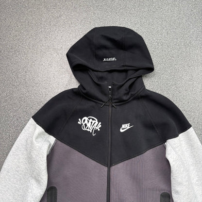 Syna Techfleece パーカー