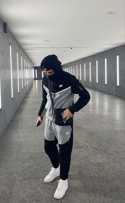 Tech fleece Black/Grey パンツ